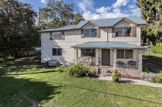 2009 13th Ave, Puyallup, WA 98371-3860