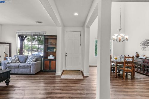 66 Sunchase Ct, Oakley CA  94561-4425 exterior