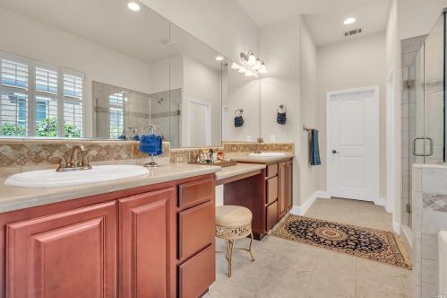 662 Canterbury Cir, Vacaville CA  95687-8225 exterior