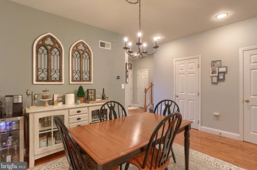 302 Witwer Way, Mount Joy PA  17552-1162 exterior