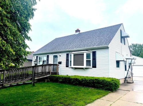 1917 28th St, Kenosha, WI 53140-5038