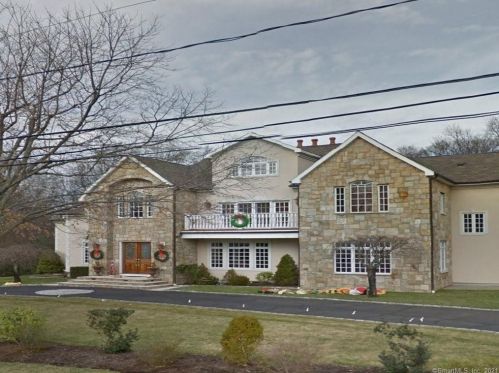 26 Skyline Ln, Stamford, CT 06903-2916