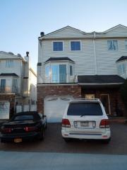 46 Dina Ct, Staten Island NY  10306-1132 exterior