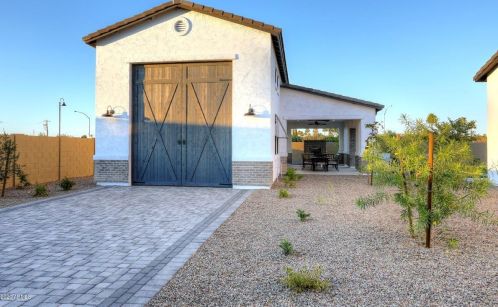 4012 Mallory Cir, Mesa, AZ 85215