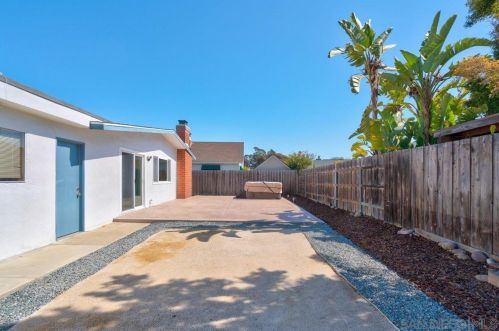 4550 Berwick Dr, San Diego CA  92117-4228 exterior