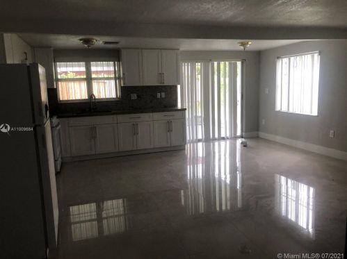 1481 9th Ct, Hialeah FL  33010-3331 exterior