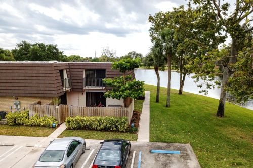 7008 70th Way, West Palm Beach, FL 33407-6751