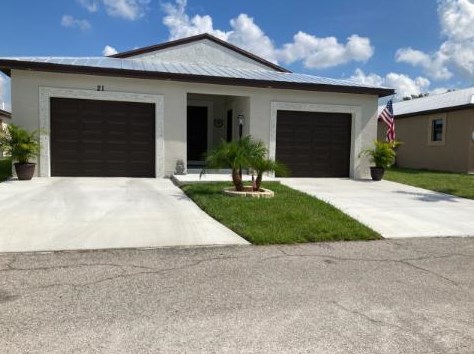 32 Monterey Way, Fort Pierce, FL 34952-8519