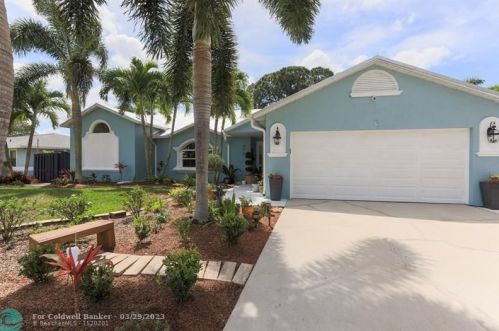 434 Concord Dr, Fort Pierce, FL 34983-8624