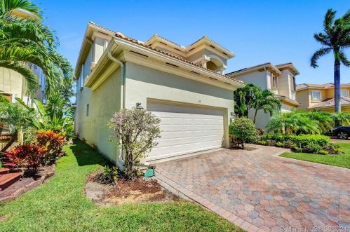 29 Country Lake Cir, Boynton Beach, FL 33436-6200