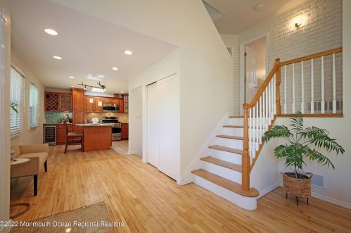 9 Maplewood Dr, Middletown NJ 07748-1543 exterior