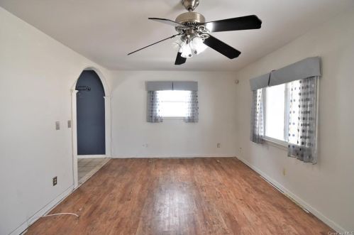 34 Genung St, Middletown, NY 10940-5206