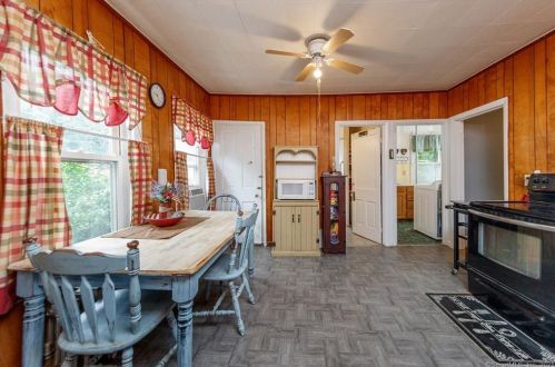 55 Prospect Ave, Killingly, CT 06239-2736
