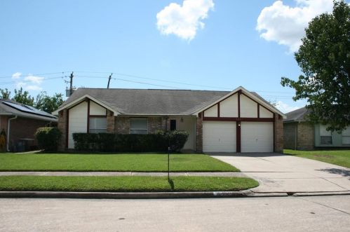 3831 Redbud Dr, Morgans Point, TX 77571-4319