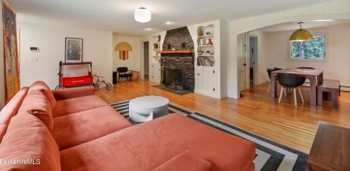 49 Laurel Way, Norfolk CT  06058-1178 exterior