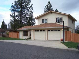 502 Hillcrest Dr, Yreka, CA 96097-2223