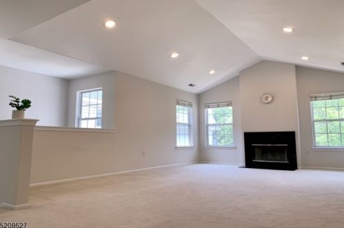 249 Vasser Dr, Piscataway NJ  08854-6633 exterior