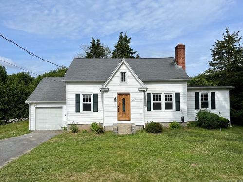 94 Great Neck Rd, Waterford, CT 06385-3303