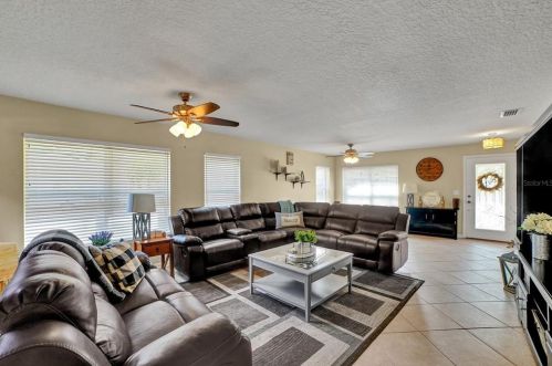 1333 Tilapia Trl, Deland, FL 32724-4719