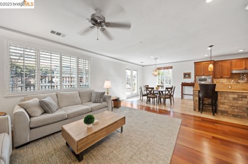 9744 Golden Sky Way, Gilroy CA  95020-9663 exterior