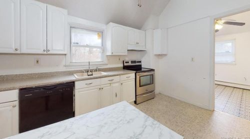80 Faneuil St, Windsor, CT 06095-4522