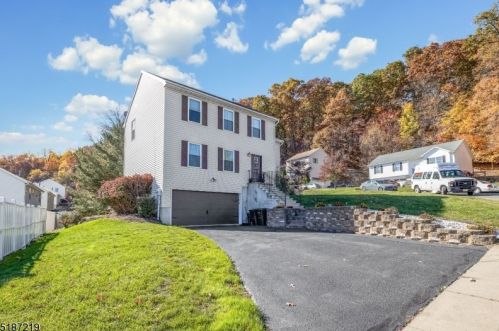 7 Jessica Ln, Dover NJ  07801-4743 exterior