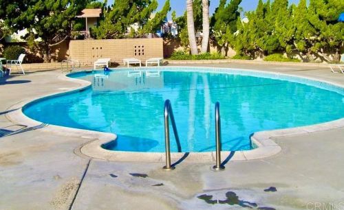306 Picnic View Ln, Oceanside CA  92056-4809 exterior