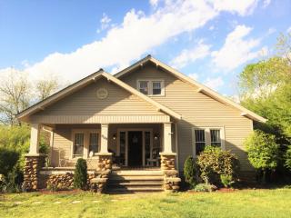 909 Burlington Ave, Gibsonville, NC 27249-2953