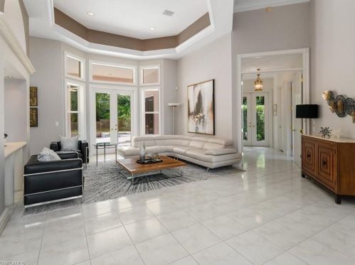 6656 Trail Blvd, Naples FL  34108-2903 exterior