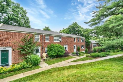 21 Fieldstone Dr, Hartsdale, NY 10530-1548