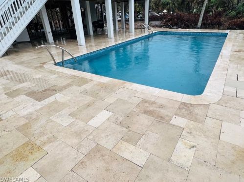 215 Robinwood Cir, Sanibel FL  33957-5722 exterior