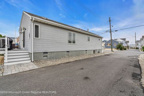 232 Harbor Dr, Lavallette NJ  08735-1434 exterior