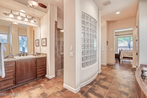 36618 Desert Sun Dr, Tucson AZ 85739-3056 exterior