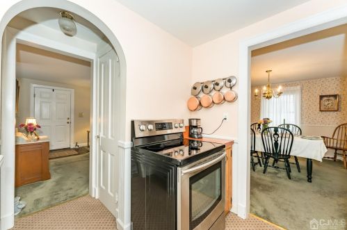 143 High St, Woodbridge NJ  07095-3047 exterior