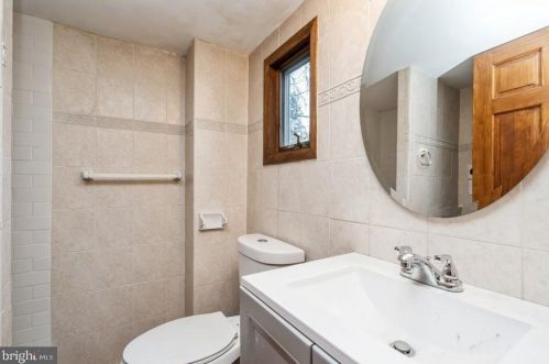 42 John Ringo Rd, East Amwell Township NJ  08551-1026 exterior