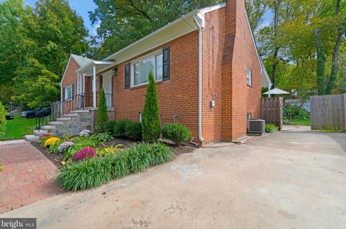 3109 Faber Dr, Falls Church, VA 22044-1712