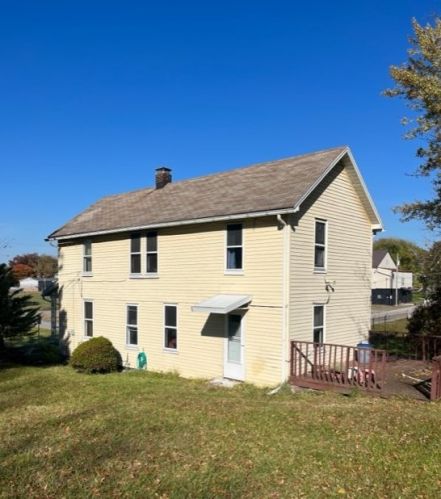 741 Emerson Ave, Hermitage, PA 16121-1804