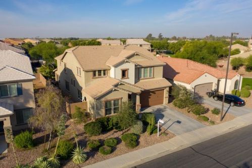 7668 Sorrell Ln, Gilbert, AZ 85298-9748