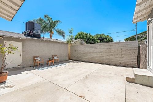 6546 Clybourn Ave, North Hollywood CA  91606-2730 exterior