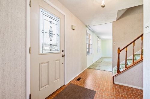 712 Thornwick Dr, Pittsburgh, PA 15243-1612