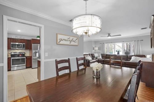 80 Friendly Rd, Mahopac NY  10541-1922 exterior