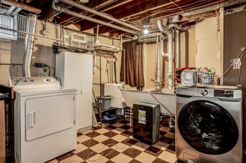 3412 87 St, Milwaukee WI 53227-4515 exterior