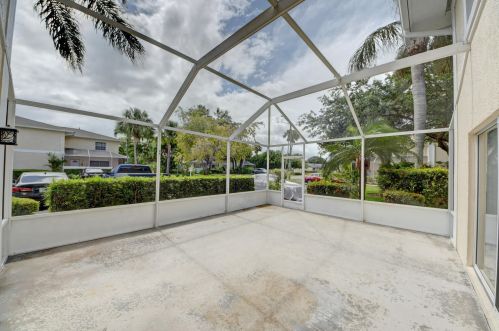 1544 Lawnwood Cir, Fort Pierce, FL 34950-4972