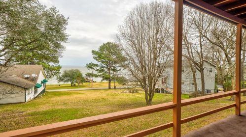 220 Hillcrest Dr, Stephen Creek, TX 77331-5222