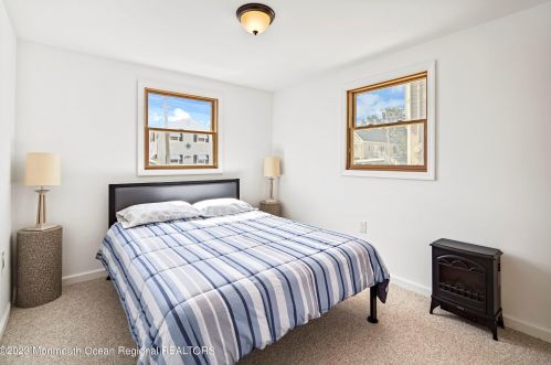 211 Cedar Dr, Berkeley Township NJ 08721-3109 exterior