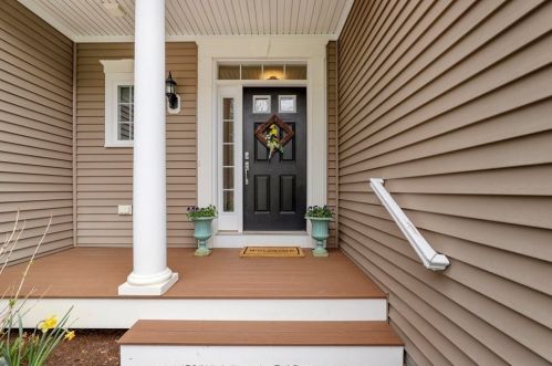 117 Stonebridge Dr, Hanson, MA 02341-3107