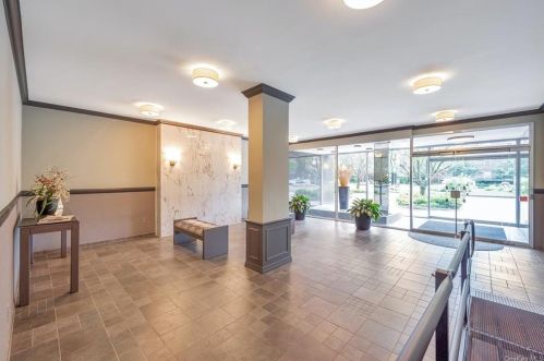230 Garth Rd, Scarsdale, NY 10583-3900