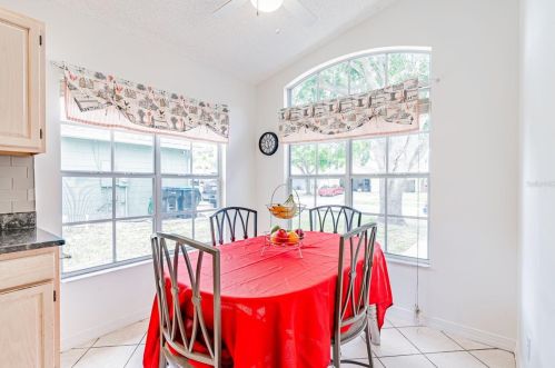 2772 Delcrest Dr, Orlando FL  32817-2668 exterior