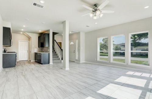 525 6th St, Morgans Point, TX 77571-4909