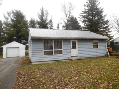 48 Hidy Ave, Massena Center, NY 13662-3308